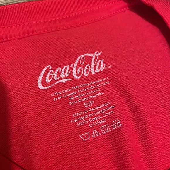 Coca-Cola Official merchandise Japan t-shirt RED - Picture 4 of 4